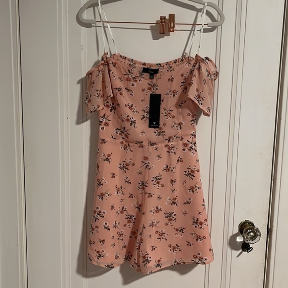Lulus “in the meantime floral print off the shoulder romper” in light pink - Picture 3 of 5